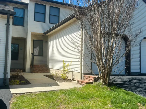 240 Spruce Ct, Flemington, NJ 08822