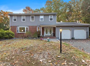 9 Pinewood Dr, Manalapan, NJ 07726