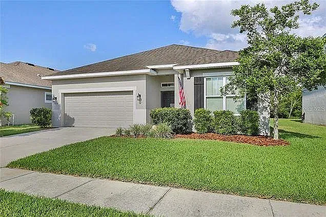 3 bed, 2100 sqft, $2,500 — Photo 2