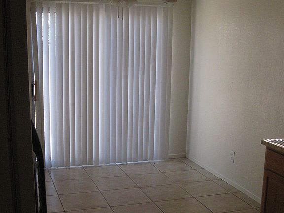 3rd image of 7113 Honeysuckle Ct