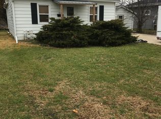 315 Railroad Ave, Naplate, IL