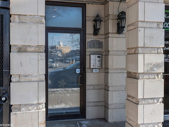 2nd image of 1337 N Ashland Ave APT 2