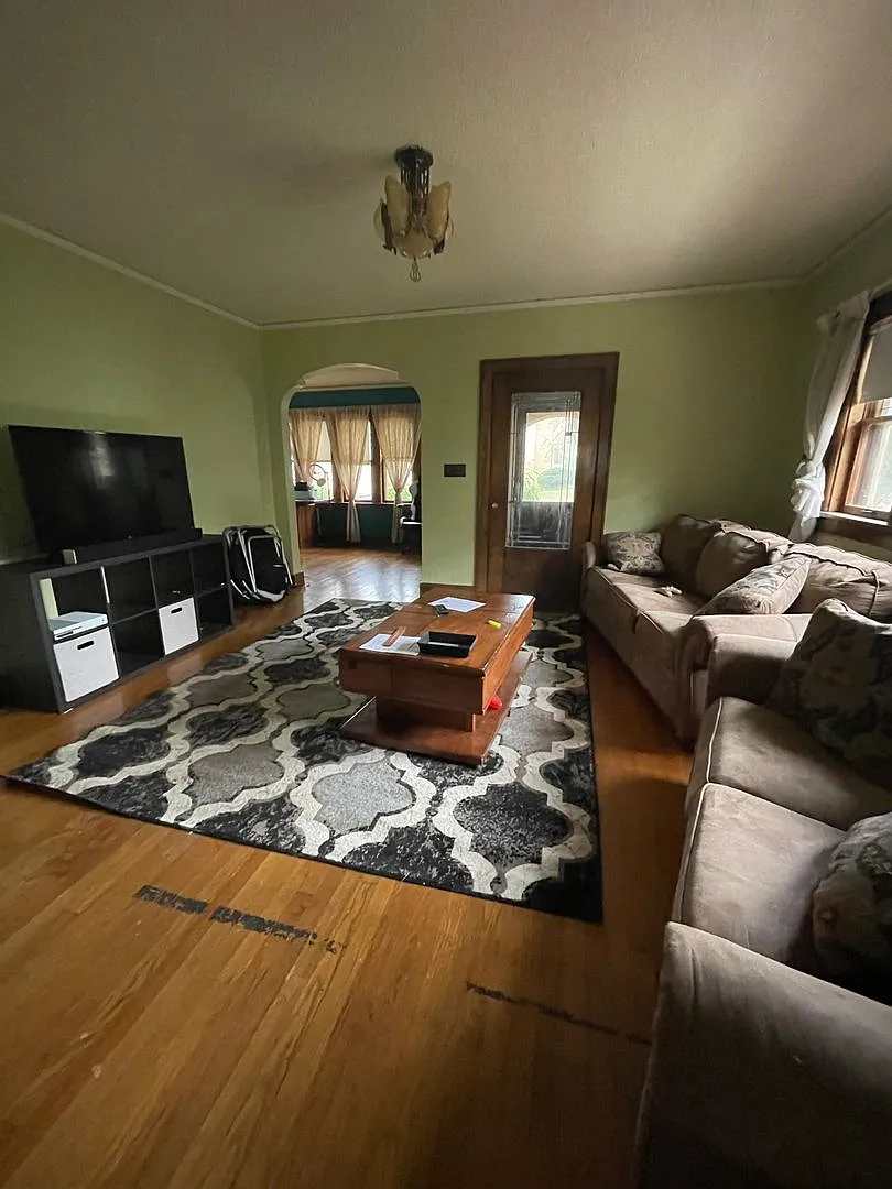 4 Bedroom Single-Family Home in La Crosse with Garage, Central Air & In-Unit Laundry — Photo 4
