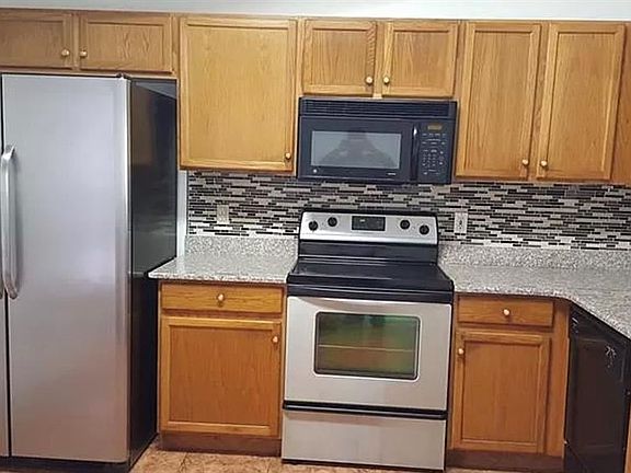 4th image of 579 Oak Branch Cir