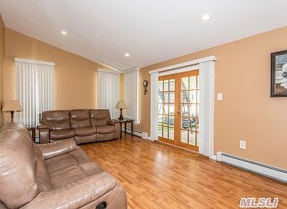 4th image of 18 Dale Ln