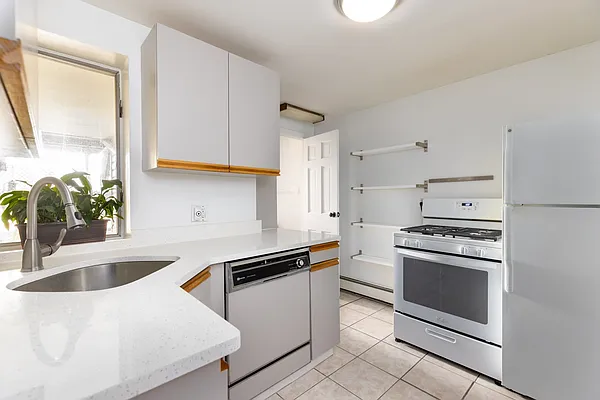 Rented by Brown Harris Stevens | media 9