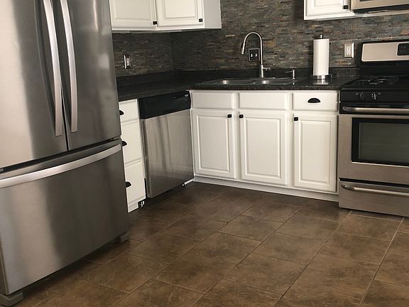 4th image of 5022 S 142nd St