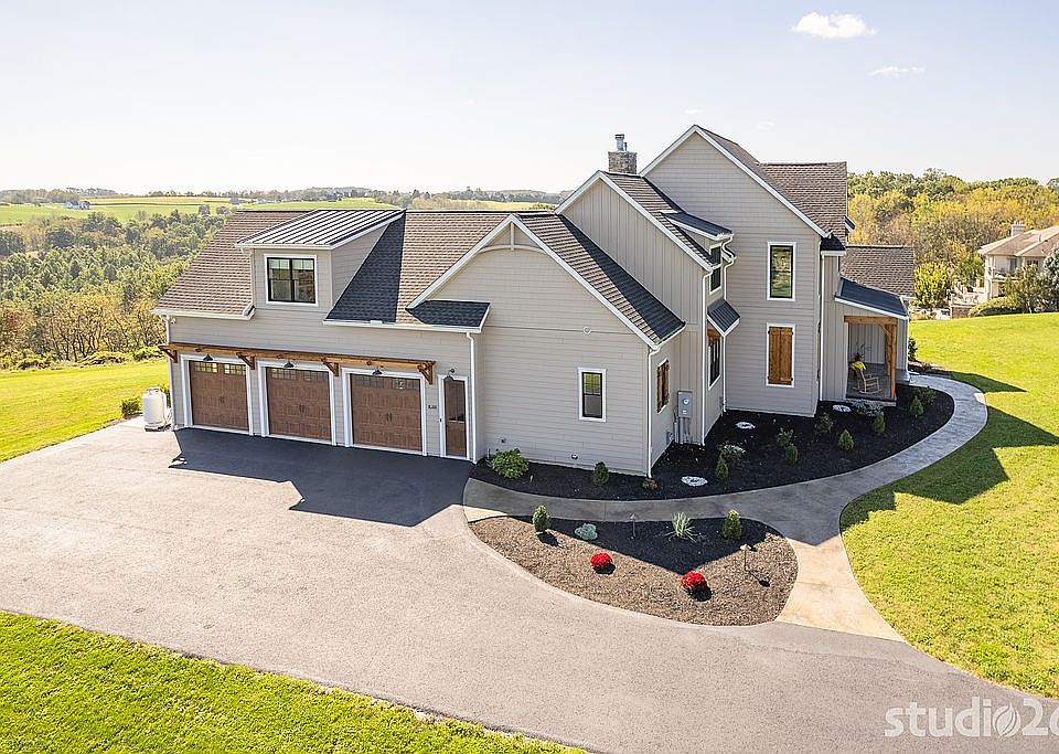1st image of 2085 Park Place Dr
