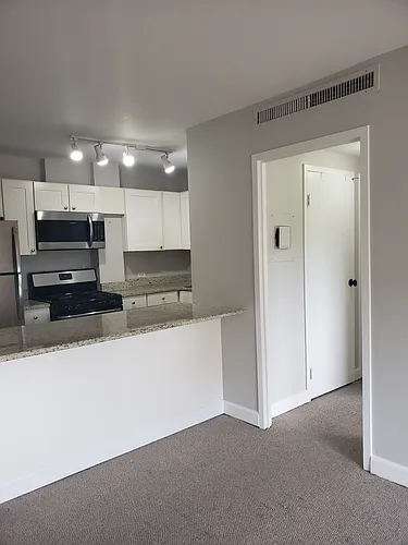 2285 Peachtree Rd NE #904 Photo 1