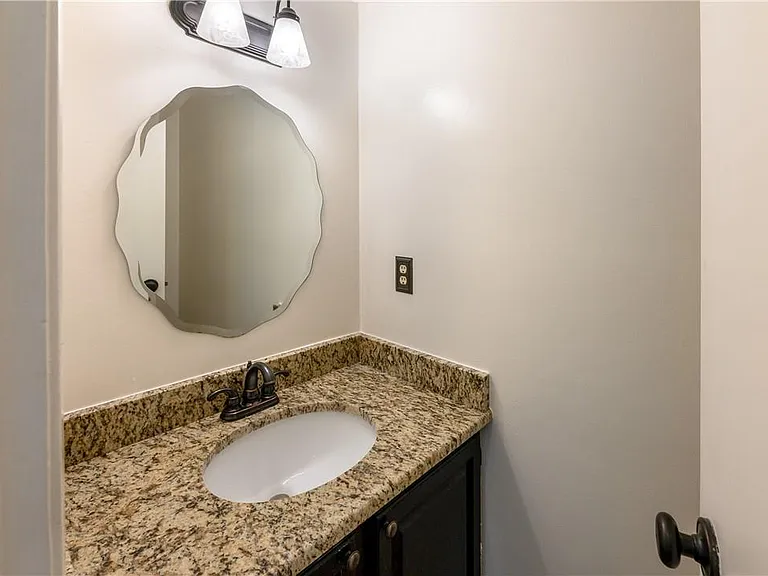 12702 Rhea Ct — Photo 6