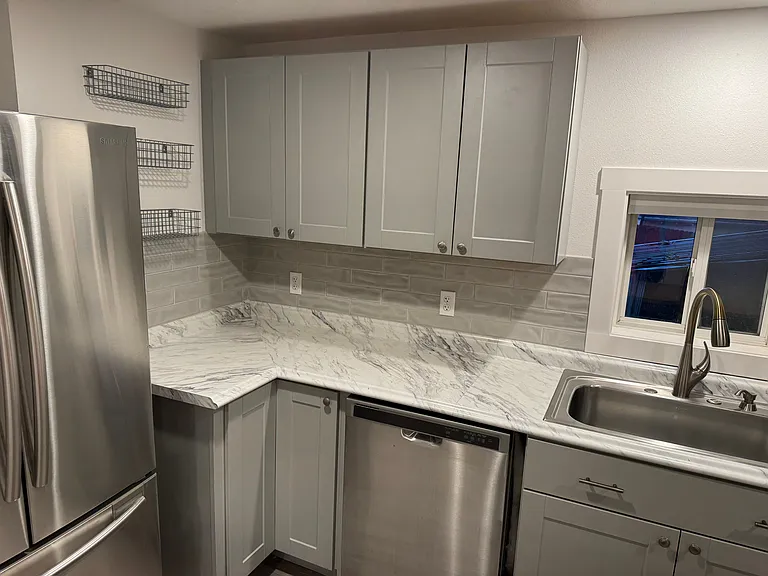 639 Roosevelt St — Photo 4
