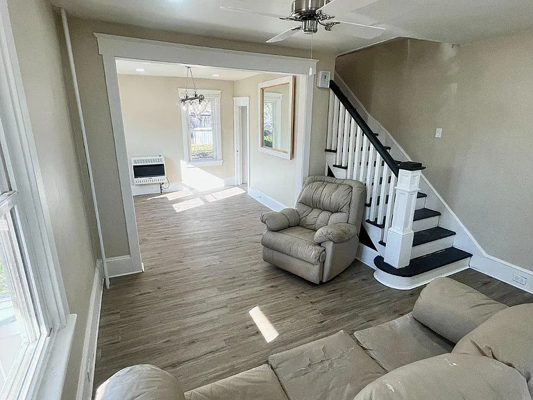 321 Union Ave — Photo 2