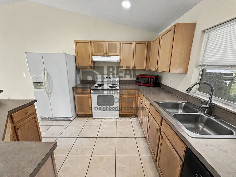 127 John Ave S — Photo 8