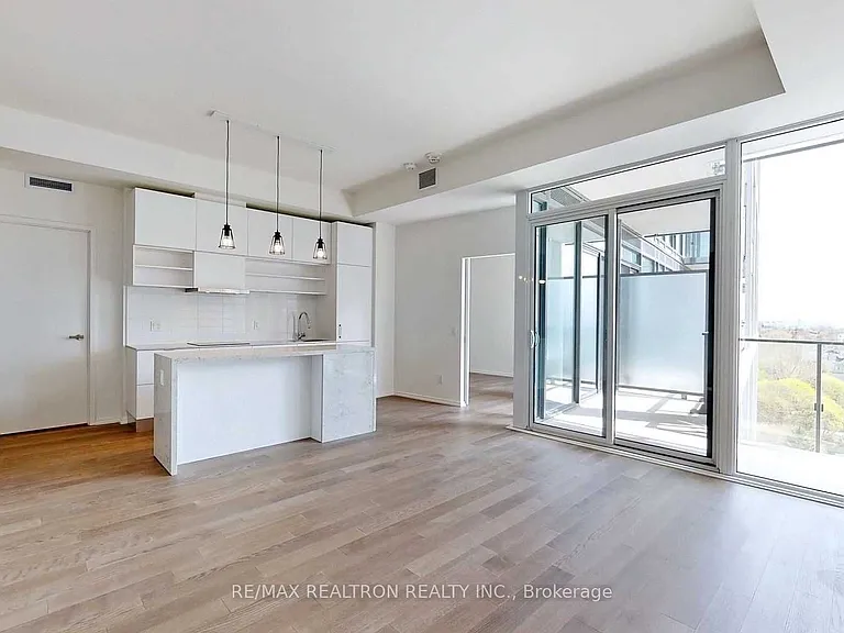 5 Soudan Ave #1628 — Photo 6