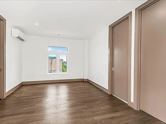 3rd image of 419 E 135th St #2A