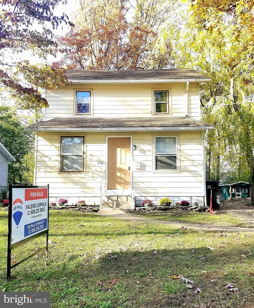 220 Lexington Ave photo 1