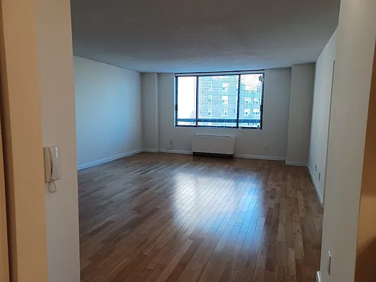 Rented by R New York | media 16