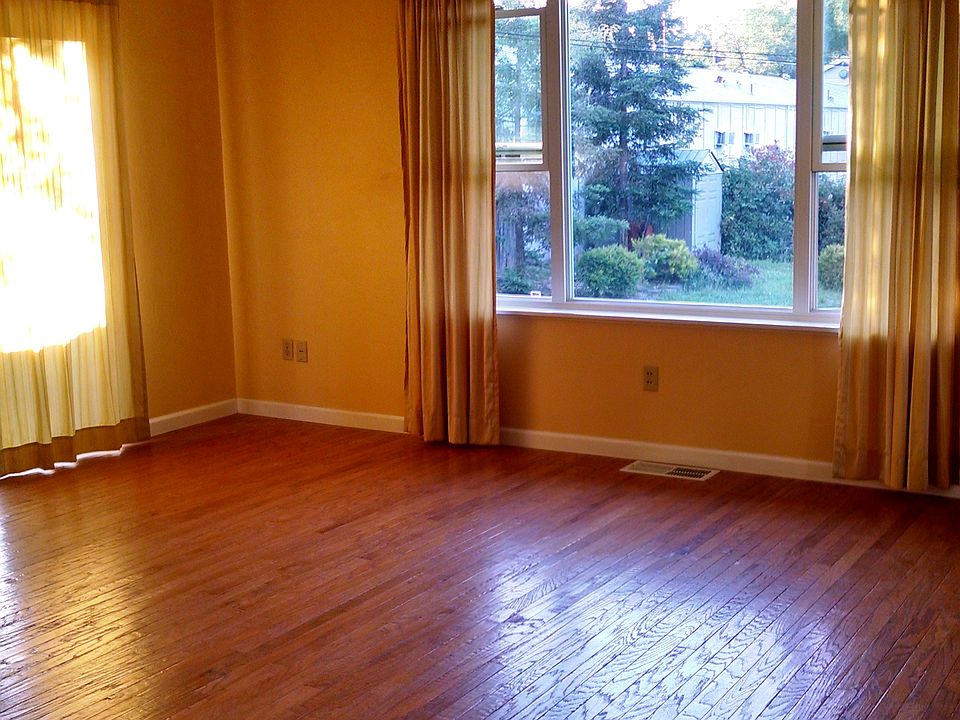 2nd image of 4269 Howard Cir