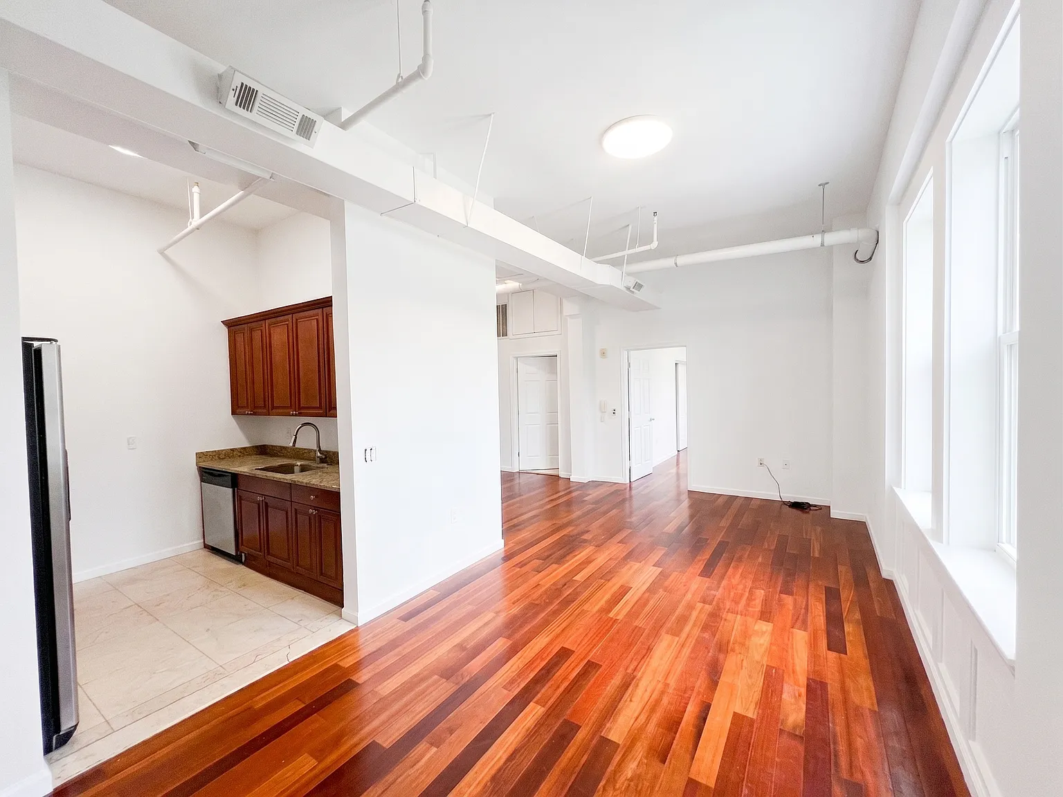 1 bed, 850 sqft, $1,995 — Photo 2