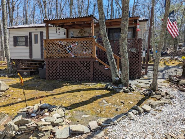 133-135 Pheasant Ln, Shohola, PA 18458