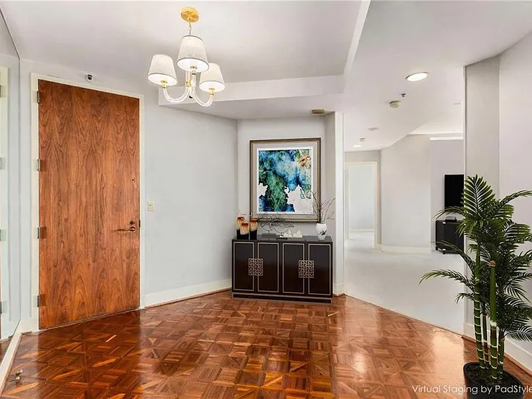 2660 Peachtree Rd NW #18G — Photo 2