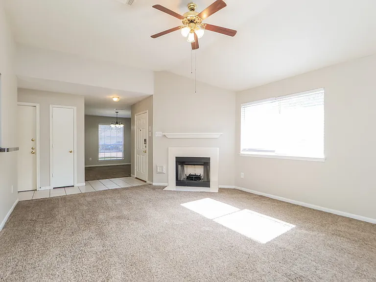 12119 Bowsman Dr — Photo 5
