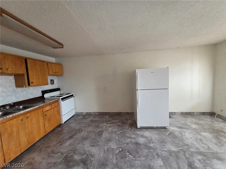 3712 Royal Crest St #6 — Photo 15