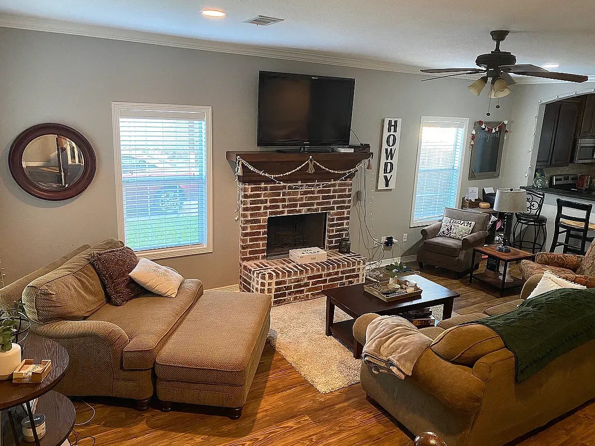 5 bed, 1870 sqft, $5,000 — Photo 2
