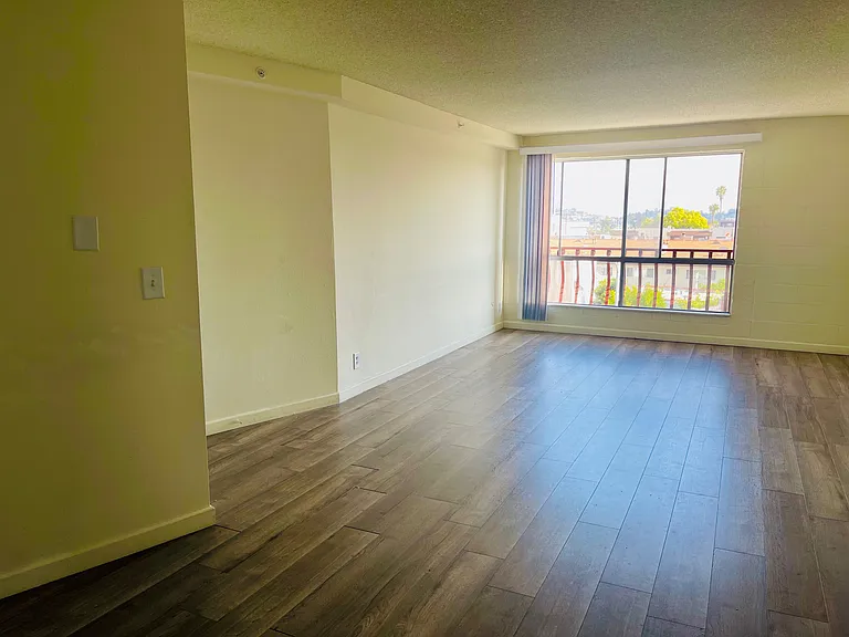 Cedar Regency — Photo 3