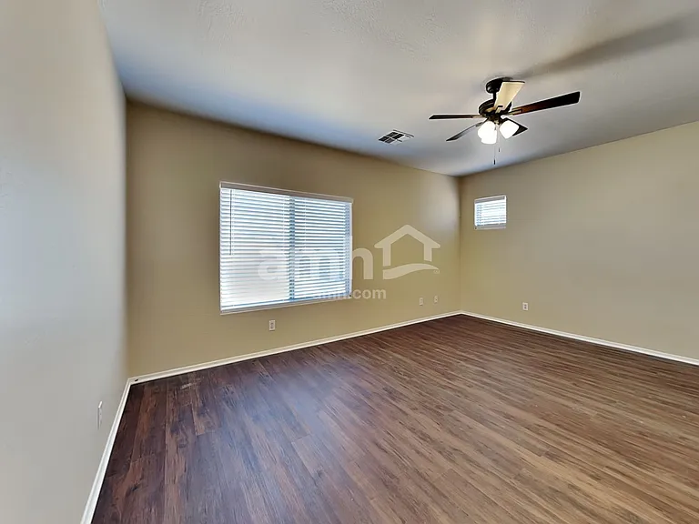 5202 W Sunland Ave — Photo 9