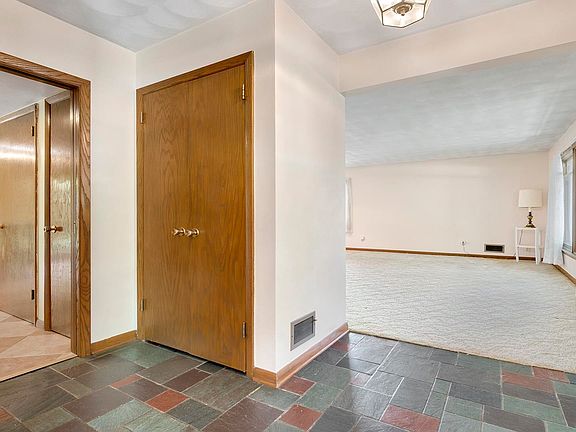 5th image of 4644 Pepper Dr