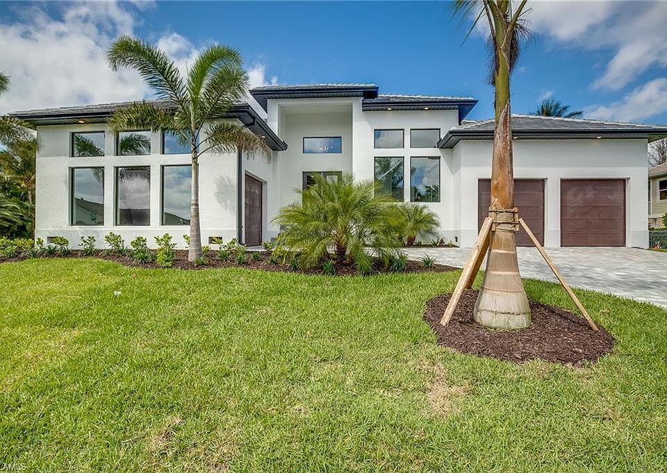 1st image of 27080 Driftwood Dr