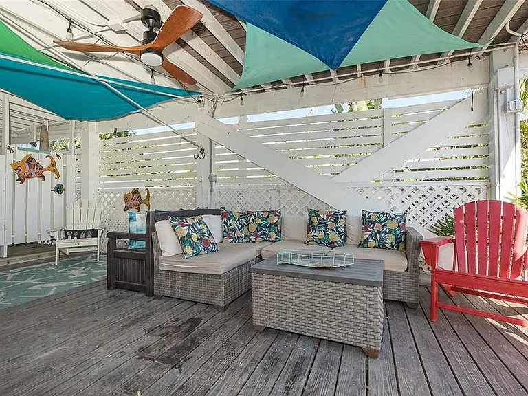 210 Bocilla Dr — Photo 41