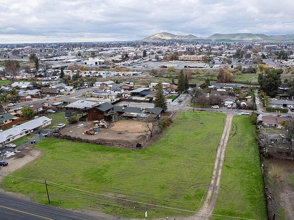 4th image of E Vandalia Avenue