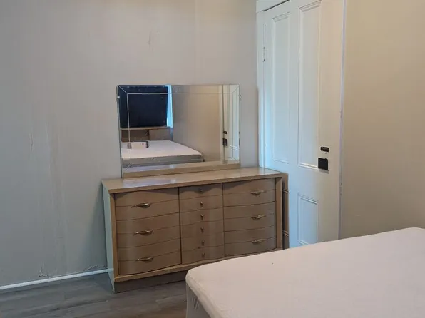 106 E 3rd St #6, Salisbury, MO 65281