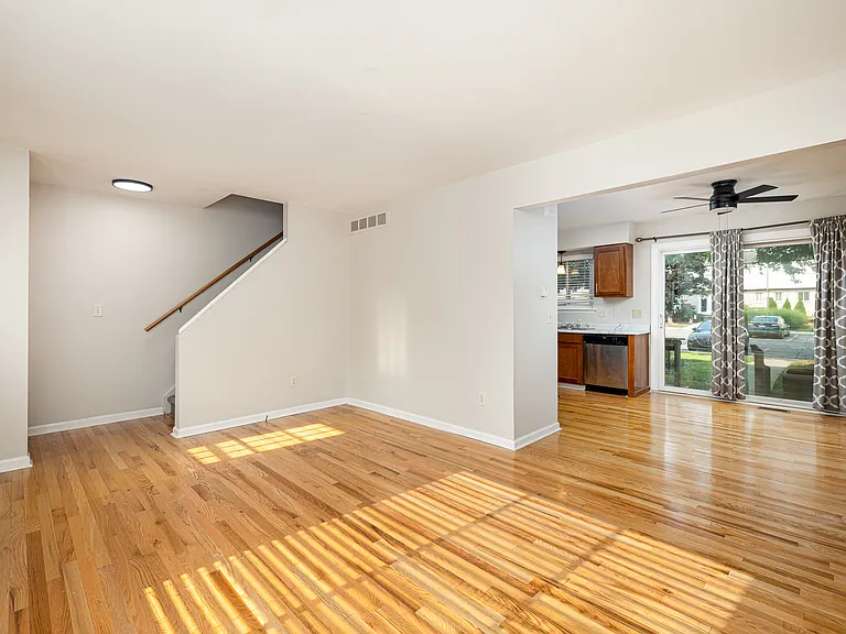 251 Sheffield Dr — Photo 21