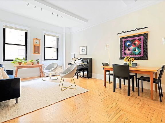3rd image of 135 Eastern Pkwy APT 1E