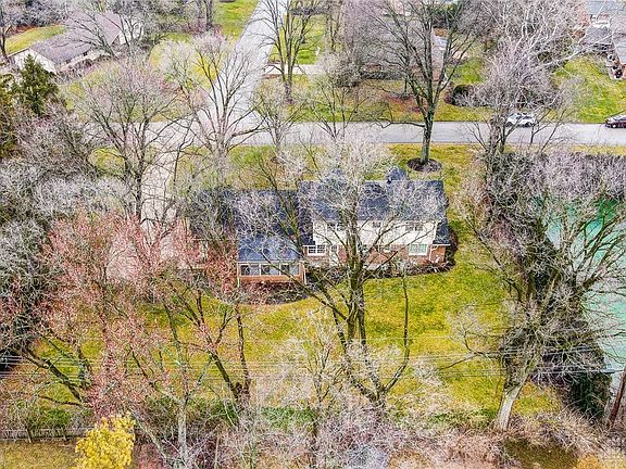 3rd image of 298 Marylhurst Dr