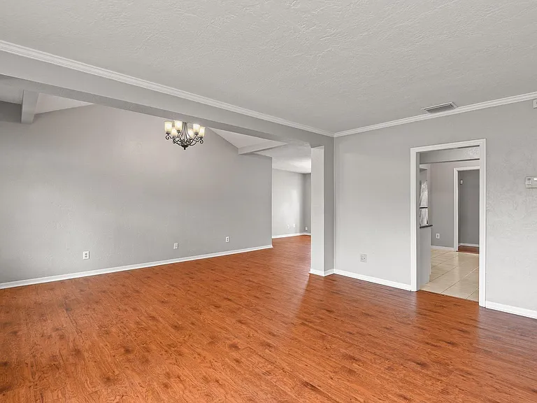 2607 Elizabeth Ave — Photo 6