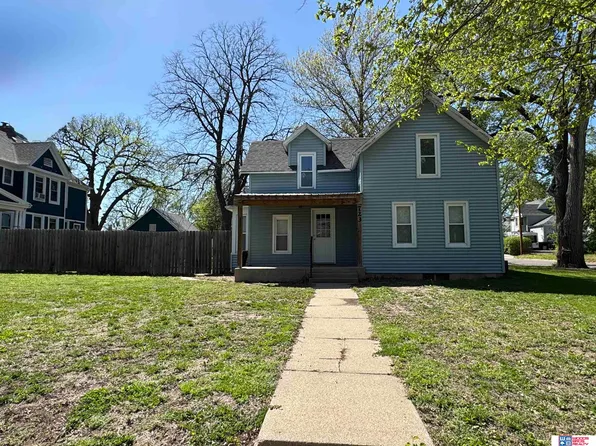 723 N 9th St, Beatrice, NE 68310