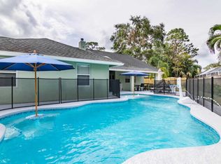 610 Adonider Ln, Wellington, FL 33414