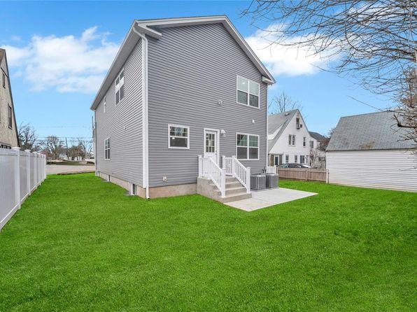 94 Manor Avenue, Hempstead, NY 11550