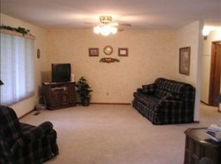 1207 Prospect Rd, Marshall, MN 56258