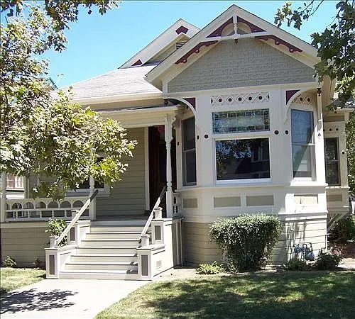 50 Willow St photo 1