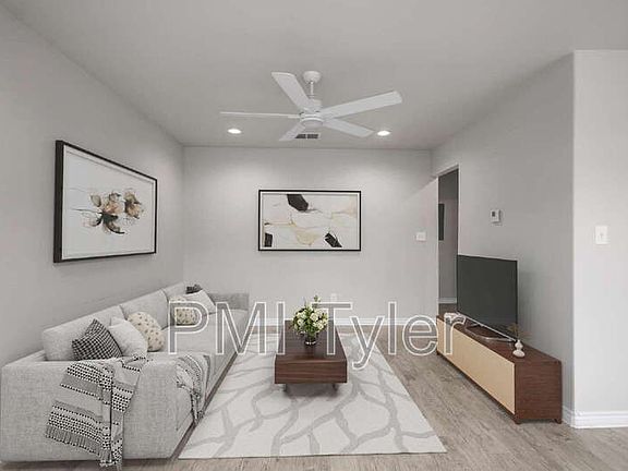 5th image of 1806 W Oakwood St