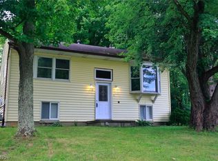 392 Lourdes Ln, Campbell, OH