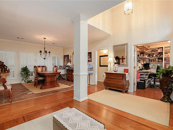 4th image of 808 Sylvan Dr