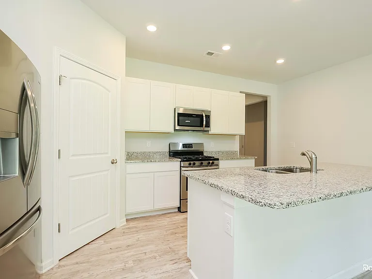 344 Tessa Grace Way — Photo 2