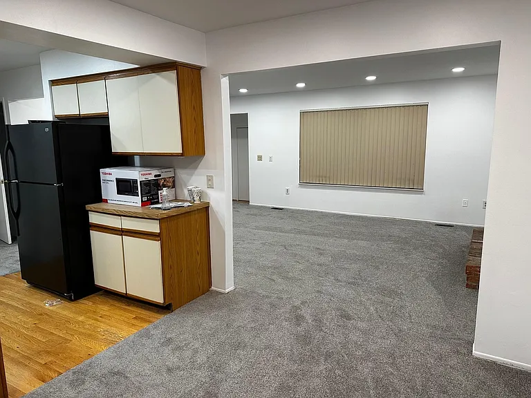 7356 Hedgerow Ct — Photo 8