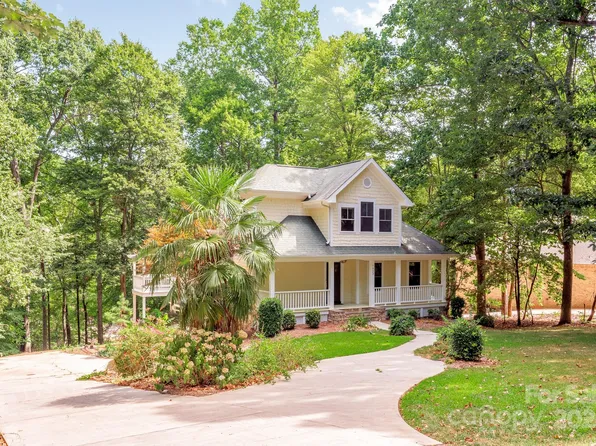 7933 Woodhill Cove Ln, Denver, NC 28037